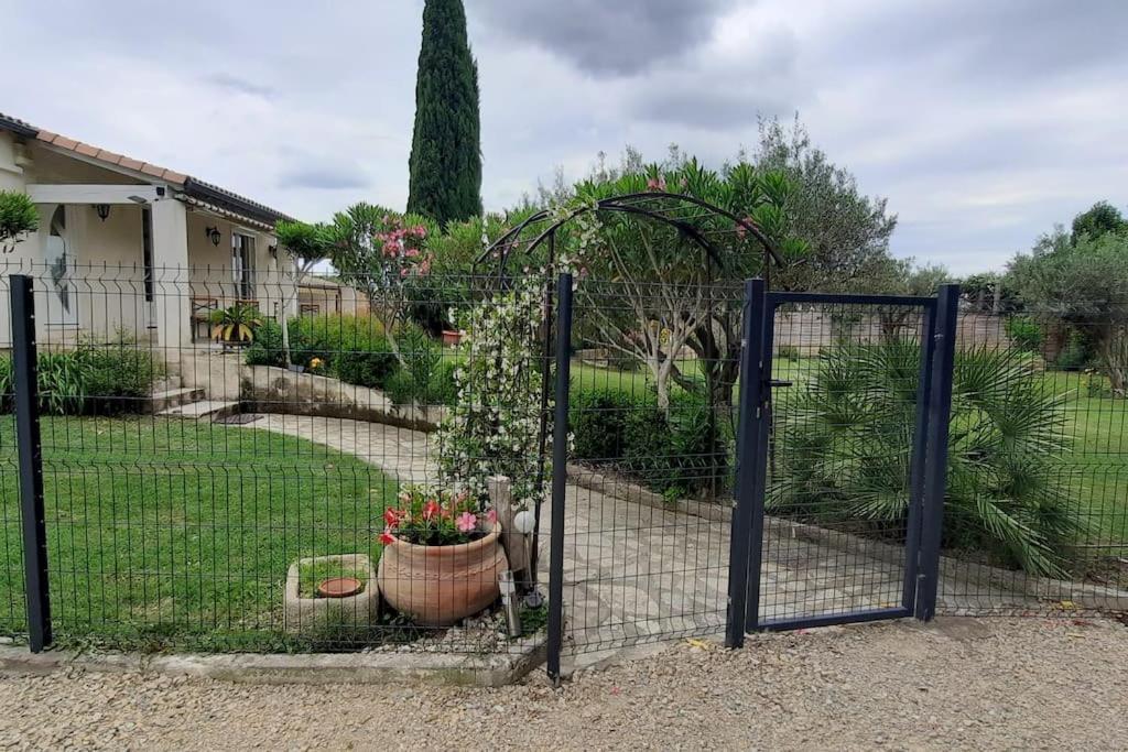 Villa L'Estel En Campagne Avec Piscine Privee Proche Arles Et Avignon Tarascón Exterior foto